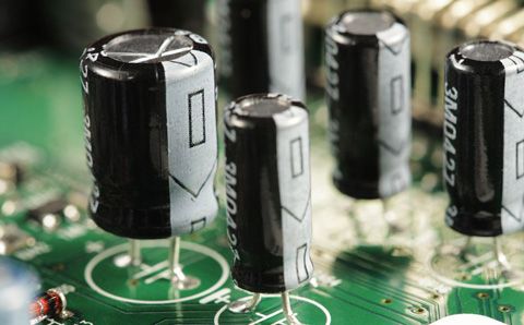 智能電容與普通電容器的區(qū)別到底是誰比較好？